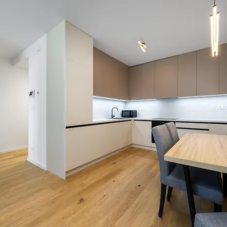 Zwirn Design Near Nivy Station & Downtown Апартаменти Братислава