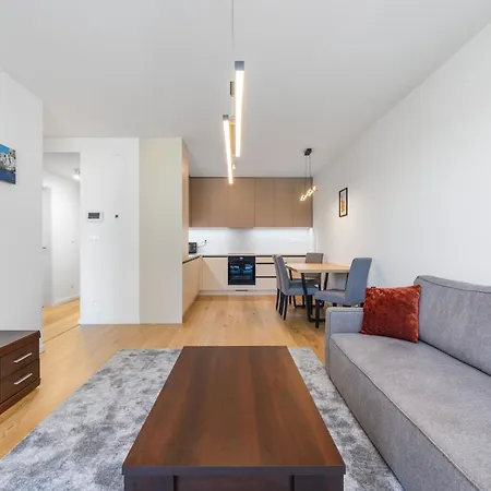 Zwirn Design Near Nivy Station & Downtown Апартаменти