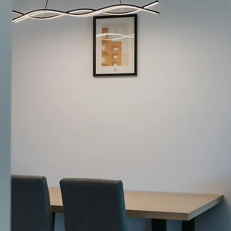 Zwirn Design Near Nivy Station & Downtown Апартаменти