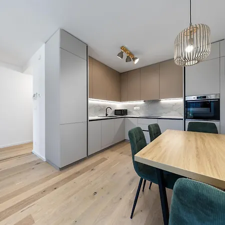 Апартаменти Zwirn Design Near Nivy Station & Downtown Братислава