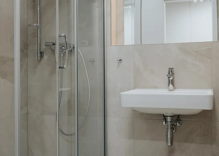 Zwirn Design Near Nivy Station & Downtown Appartement *