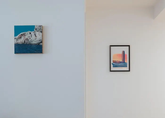 Zwirn Design Near Nivy Station & Downtown