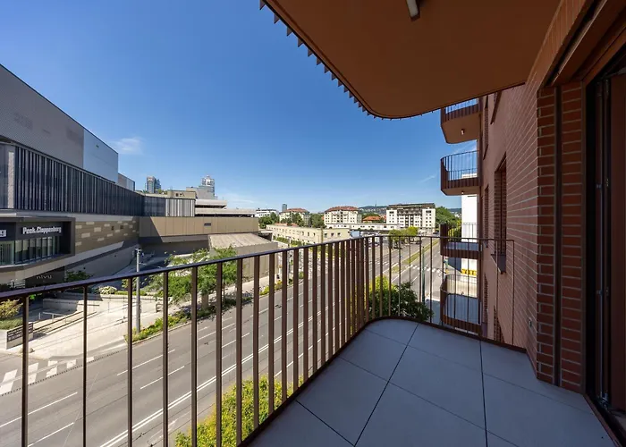 Zwirn Design Near Nivy Station & Downtown Bratislava