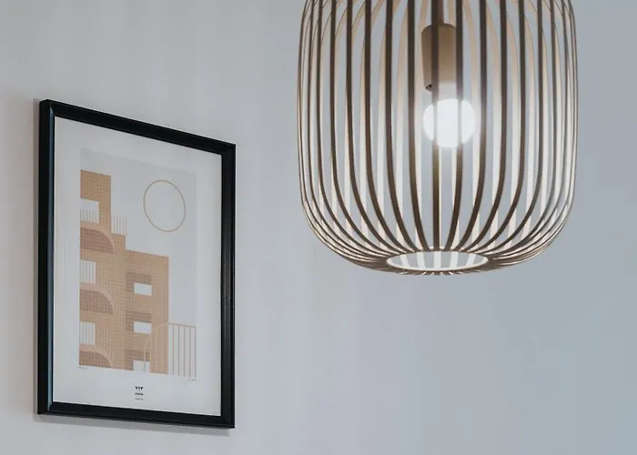 Zwirn Design Near Nivy Station & Downtown Appartement