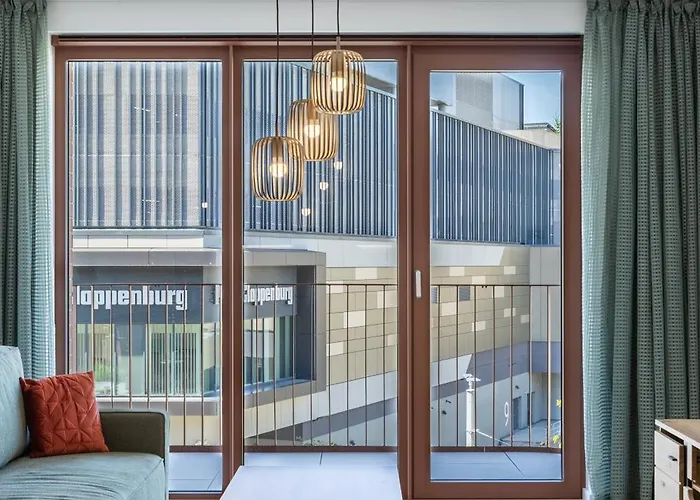 Zwirn Design Near Nivy Station & Downtown *