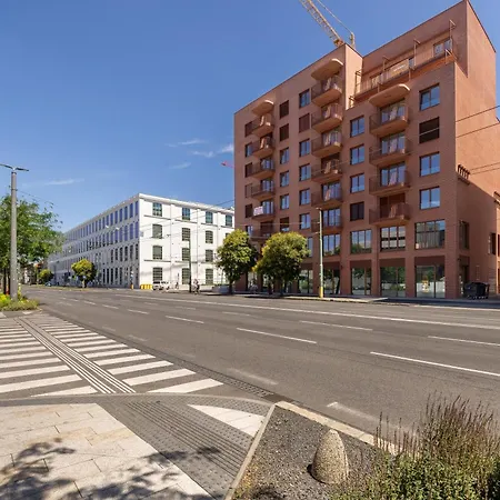 Zwirn Design Near Nivy Station & Downtown *