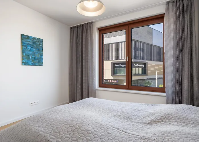 Zwirn Design Near Nivy Station & Downtown